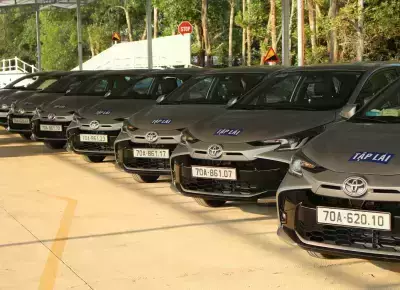 Lái Xe - Hạng B Số Sàn